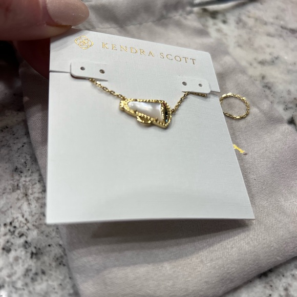 Kendra Scott Gold Cheer Sports Pendant Necklace Brand New cheerleading - Picture 4 of 5